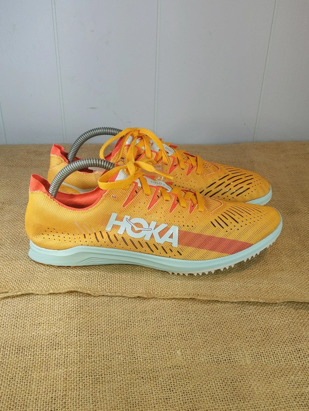 Hoka Cielo X LD Distance Track And Field Spikes Unisex, 11W/9.5M, Orange/White
